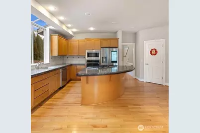 12115 SE 41st, Bellevue, WA 98006 - Photo 2