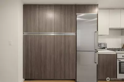 800 Columbia Street #808, Seattle, WA 98104 - Photo 20