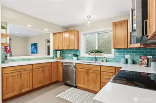 2300 NE 8th Pl, Renton, WA 98056 - Photo 8
