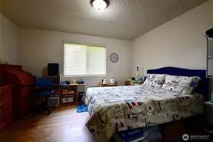 15807 Lawrence Pl SE, Yelm, WA 98597 - Photo 36