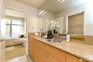 17 W Mercer St, Seattle, WA 98119 - Photo 28