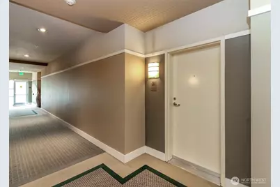 17 W Mercer Street #301, Seattle, WA 98119 - Photo 4