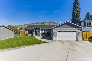 105 Newberry St, Cashmere, WA 98815 - Photo 2