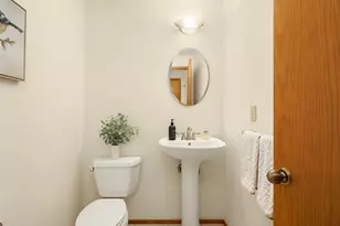 928 Mountain Ln, Edmonds, WA 98020 - Photo 16