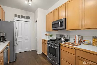 109 2nd Street S #422, Kirkland, WA 98033 - Photo 10