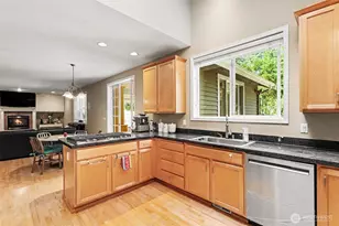 16420 SE 24th St, Bellevue, WA 98008 - Photo 16