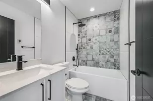 902 N 107th St, Seattle, WA 98133 - Photo 4