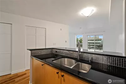 412 11th Avenue #209, Seattle, WA 98122 - Photo 16