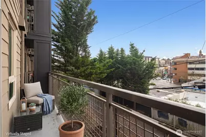412 11th Avenue #209, Seattle, WA 98122 - Photo 8