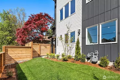 7332 25th Avenue NW, Seattle, WA 98117 - Photo 24