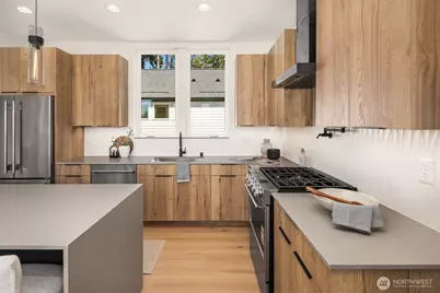 7332 25th Avenue NW, Seattle, WA 98117 - Photo 12