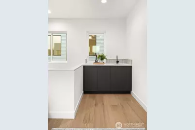 222 D 10th Avenue E, Seattle, WA 98102 - Photo 22