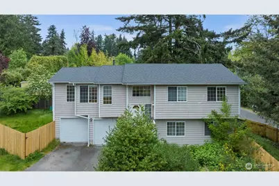 2620 NE 136th Street, Seattle, WA 98125 - Photo 2