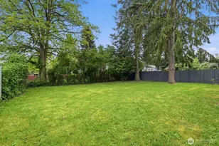 1651 SW 114th St, Seattle, WA 98146 - Photo 28