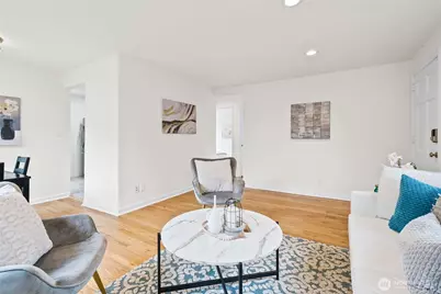 9747 Evanston Ave N, Seattle, WA 98103 - Photo 8