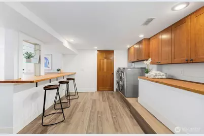 2423 3rd Avenue W, Seattle, WA 98119 - Photo 24
