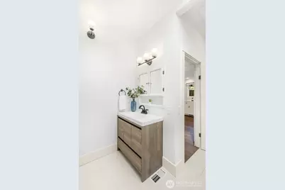 2423 3rd Avenue W, Seattle, WA 98119 - Photo 18