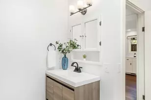 2423 3rd Ave W, Seattle, WA 98119 - Photo 18