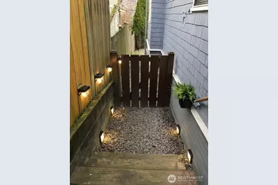 2423 3rd Avenue W, Seattle, WA 98119 - Photo 32