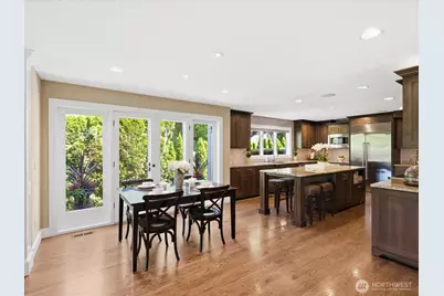 4235 91st Avenue NE, Yarrow Point, WA 98004 - Photo 12