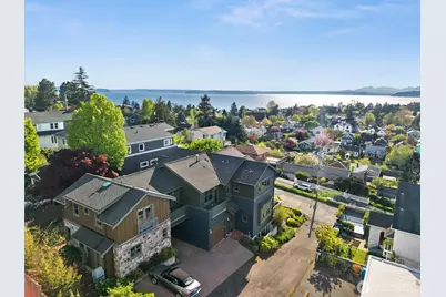 3310 59th Avenue SW #A, Seattle, WA 98116 - Photo 2