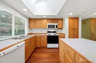 9215 NE 178th St, Bothell, WA 98011 - Photo 12