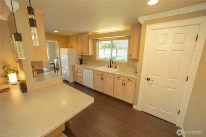 1330 176th Avenue NE, Bellevue, WA 98008 - Photo 10