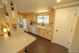 1330 176th Ave NE, Bellevue, WA 98008 - Photo 10