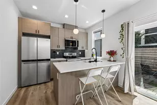 2925 39th Ave SW, Seattle, WA 98116 - Photo 6