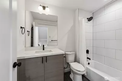 2925 39th Avenue SW, Seattle, WA 98116 - Photo 12
