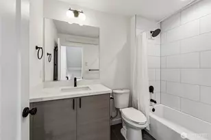 2925 39th Ave SW, Seattle, WA 98116 - Photo 12