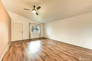 15010 45th Dr NE, Marysville, WA 98271 - Photo 2