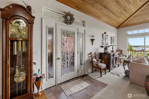 615 NE 4th St, Coupeville, WA 98239 - Photo 8