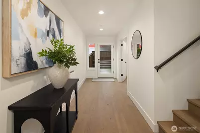 4406 1st Avenue NE, Seattle, WA 98105 - Photo 4