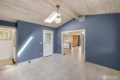 11103 13th Street E, Edgewood, WA 98372 - Photo 12