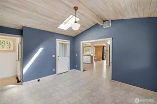 11103 13th St E, Edgewood, WA 98372 - Photo 12