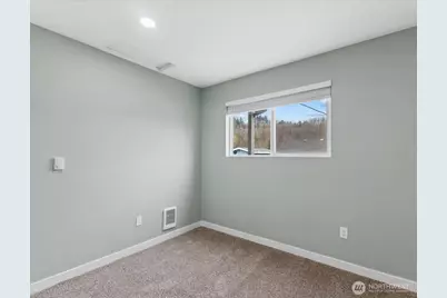 330 V Street SE, Auburn, WA 98002 - Photo 10