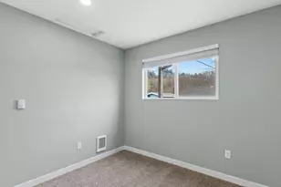 330 V St SE, Auburn, WA 98002 - Photo 10
