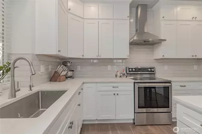 9409 9th Avenue Ct E, Tacoma, WA 98445 - Photo 18