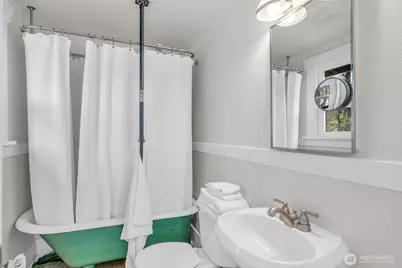 8427 30th Avenue SW, Seattle, WA 98126 - Photo 10