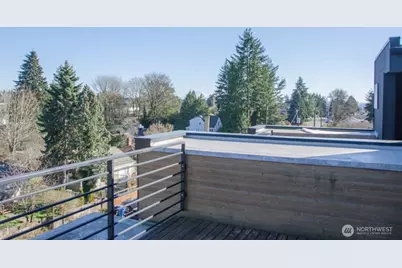 10363 Ashworth Avenue N, Seattle, WA 98133 - Photo 20