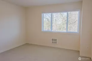 10363 Ashworth Ave N, Seattle, WA 98133 - Photo 14