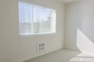 10363 Ashworth Ave N, Seattle, WA 98133 - Photo 12