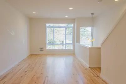 10363 Ashworth Avenue N, Seattle, WA 98133 - Photo 4