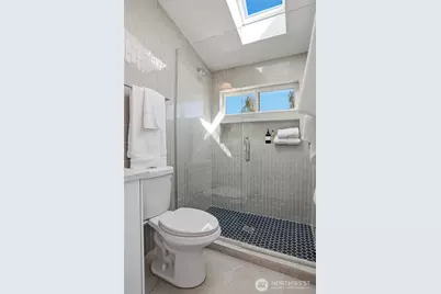 8332 24th Avenue NW, Seattle, WA 98117 - Photo 22