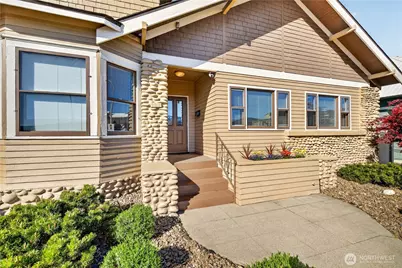 338 S Mission Street, Wenatchee, WA 98801 - Photo 2