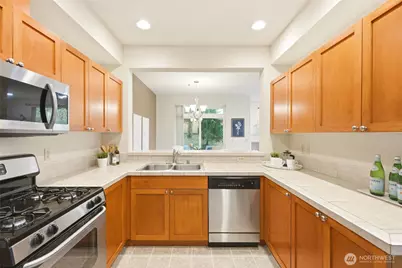 18502 36th Avenue W #F, Lynnwood, WA 98037 - Photo 6
