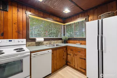 17426 SE 60th Street, Bellevue, WA 98006 - Photo 6