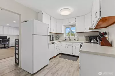 17151 SE Petrovitsky Road, Renton, WA 98058 - Photo 26