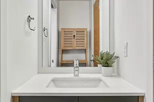 2415 W Lynn St, Seattle, WA 98199 - Photo 24